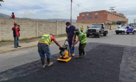 Gobierno de Aragua ha colocado más de 11 mil 770 toneladas de asfalto
