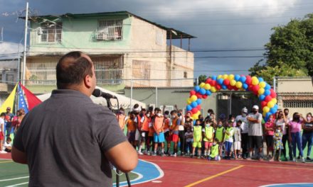 Gobierno de Libertador reinauguró cancha Pedro Pérez en Santa Ana