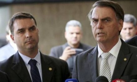 Grabaciones implican a Bolsonaro en pago a asesores fantasmas