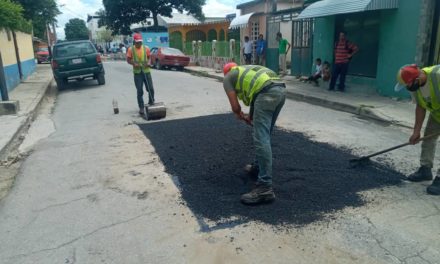 Ejecutivo regional ha colocado más de 14 mil toneladas de asfalto en lo que va de 2021