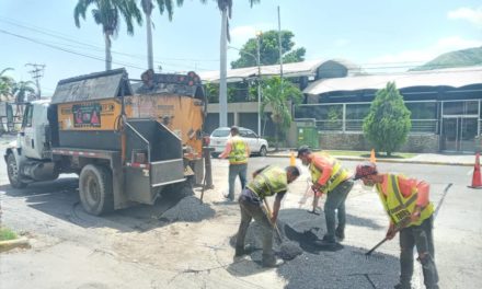 Plan de Bacheo en tu Comunidad ha colocado más de 6 mil 400 toneladas de asfalto