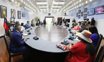 Maduro le exige a sus nuevos ministros no fallar en ningún frente de batalla