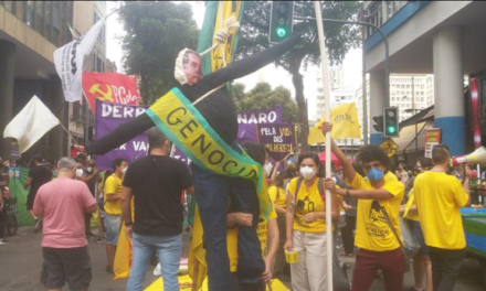 Miles de brasileños exigen renuncia de Jair Bolsonaro