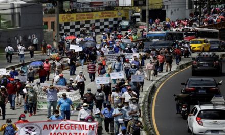 Manifestantes protestaron nuevamente contra el gobierno de Bukele en El Salvador