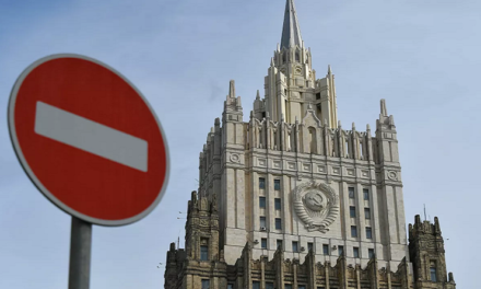 Moscú denuncia la discriminación contra sus diplomáticos inmunizados con vacunas rusas