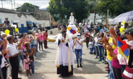 Reliquias del doctor José Gregorio Hernández llegaron al municipio Rvenga