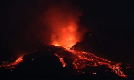 Volcán de La Palma en España ha emitido 250 mil toneladas de dióxido de azufre