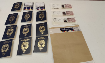 Llega a Granada un nuevo lote de pasaportes y prórrogas para ciudadanos venezolanos