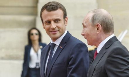 Macron y Putin acuerdan trabajar migración bielorrusa