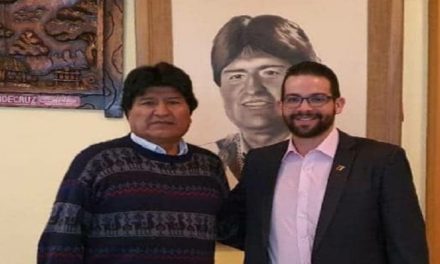 Embajador Trómpiz sostiene encuentro con líder indígena Evo Morales