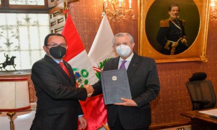 Embajador de Venezuela en Perú presenta cartas credenciales en Lima