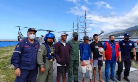 Encuentran a tripulantes de la embarcación Puro Mero en la costa de Choroní