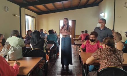 Jubilados de la Contraloría de Aragua compartieron emotivo agasajado