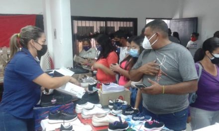 Sanmateanos fueron beneficiados con la venta de calzados a precios solidarios