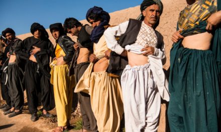 Ante pobreza y hambre, afganos venden sus riñones