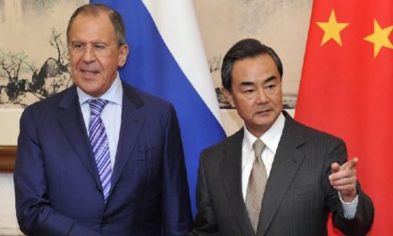 Cancilleres de Rusia y China abordan relaciones bilaterales