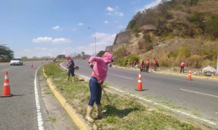 Gobierno Bolivariano de Aragua continúa trabajando en las principales arterias viales de la entidad