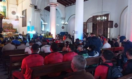 Celebran la Misa del Deporte con la asistencia de atletas en la iglesia de La Divina Pastora de Caracas