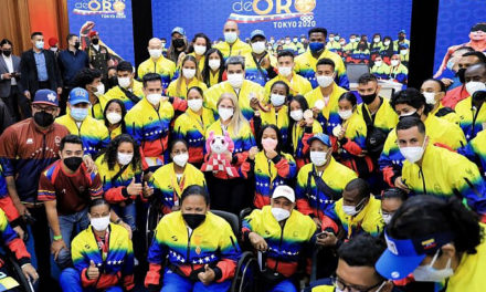 Presidente Maduro instó a atletas venezolanos a seguir ondeando la bandera tricolor por el mundo