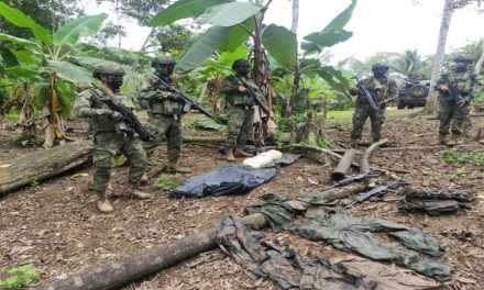 Incautan equipos militares colombianos en zona fronteriza de Ecuador