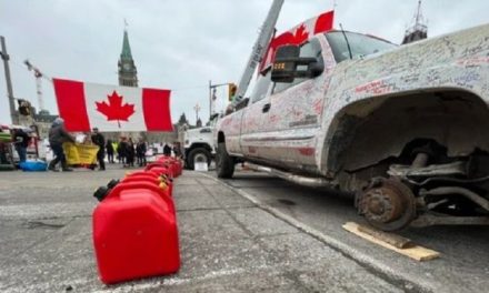 Ontario declara estado de emergencia ante protesta de chóferes