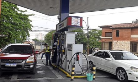 Paraguay aumenta precios del combustible por sexta vez en un año
