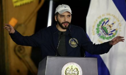 Presidente de El Salvador da una fuerte respuesta a EE.UU.: «No somos su colonia ni su patio trasero»
