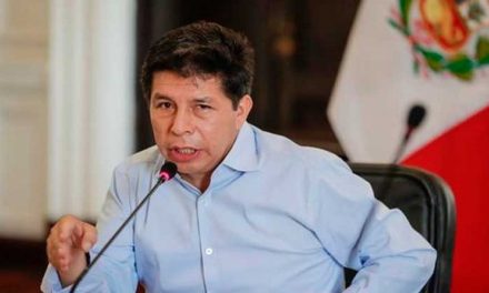 Presidente de Perú denuncia conspiración con fines golpistas