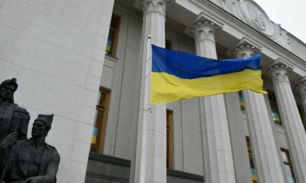 Ucrania rompe relaciones diplomáticas con Rusia tras despliegue de operación militar