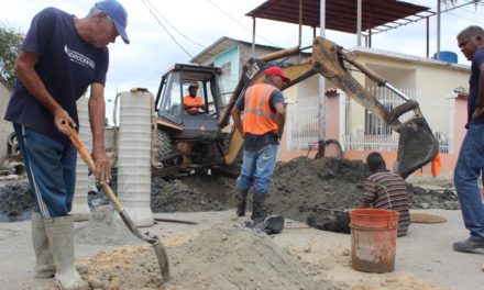 Alcaldía sustituyó 70 metros lineales de colectores en Rómulo Gallegos