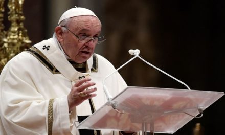 Papa Francisco lamenta que los gobernantes no han aprendido lecciones del siglo XX