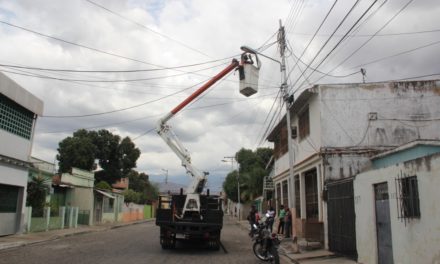 Plan Girardot 100% Iluminado llegó a la comunidad de San José