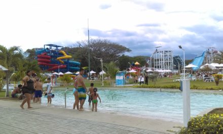 Visitantes disfrutaron del Parque Acuático de Maracay durante temporada de carnaval