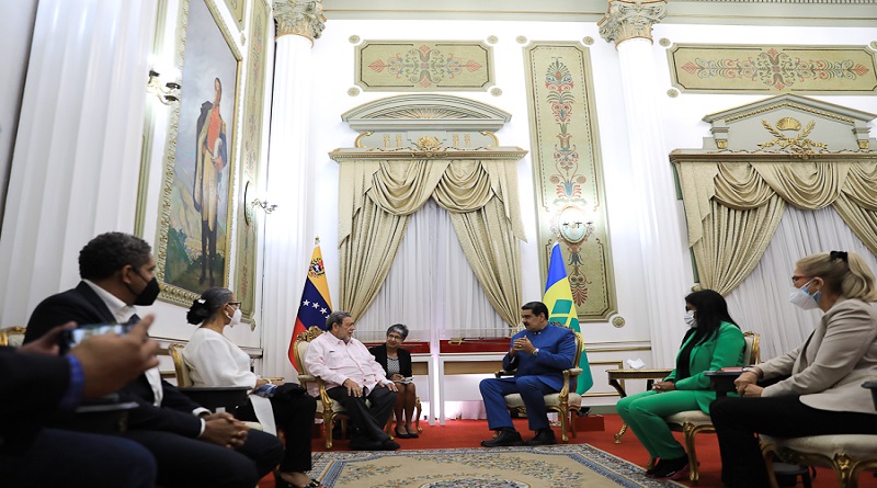 Presidente Maduro recibe en el Palacio de Miraflores a Primer Ministro de San Vicente y las Granadinas