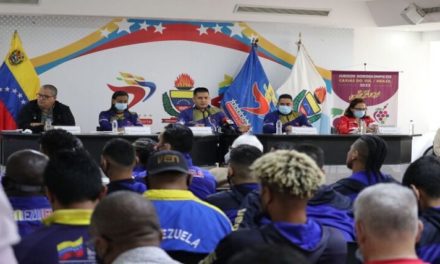 Realizan abanderamiento de atletas para Juegos Suramericanos de la Juventud y Sordolímpicos