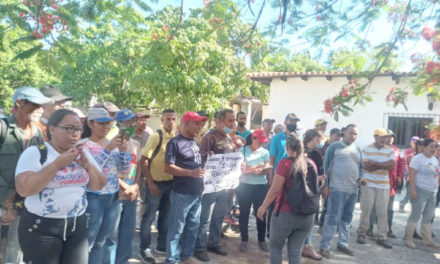 Entregan títulos de tierra urbana en Comuna Indio Rangel de Ribas