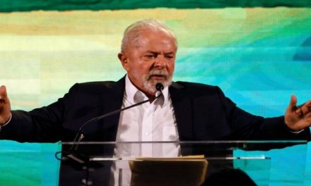 Lula da Silva oficializa candidatura electoral en Brasil