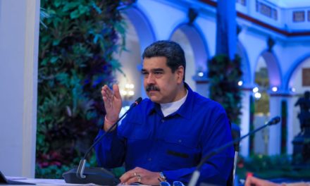 Presidente Maduro honra labor del gremio enfermero