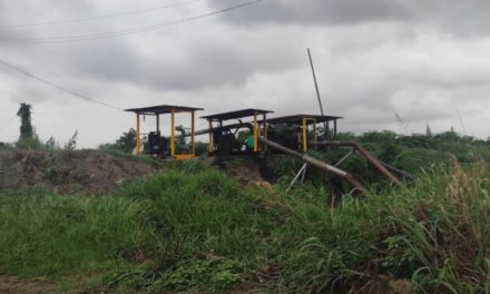 Gobierno Bolivariano facilitó maquinarias pesadas para reforzar trabajos de mantenimiento en Paraparal