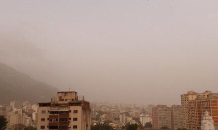 Polvo del Sahara se mantiene en gran parte del país