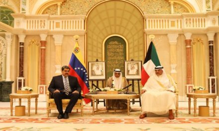 Casa Real de Kuwait recibe al presidente Maduro