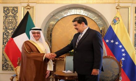 Jefe de Estado fortalece mapa de cooperación con canciller de Kuwait