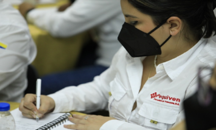 Trabajadores de Pequiven participan en jornada de formación sobre potencialidades del Petro