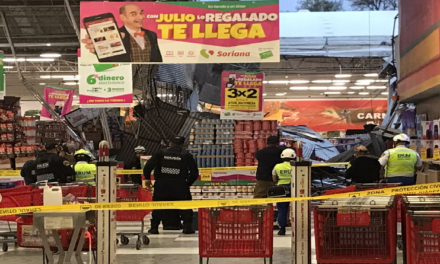 Granizo causa la caída del techo de un supermercado en México