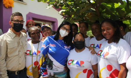 Gobernadora Carpio inauguró casa de alimentación en Costa de Oro