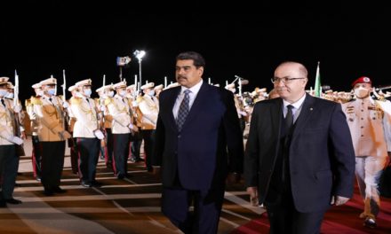 Arriba a Argelia el Presidente Nicolás Maduro