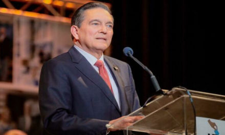 Presidente de Panamá es diagnosticado con síndrome mielodisplásico