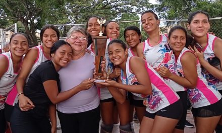 Rainbow se alzó en Estadal de Voleibol U17 Femenino en el municipio Sucre