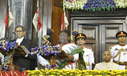 Droupadi Murmu asume oficialmente la presidencia de la India