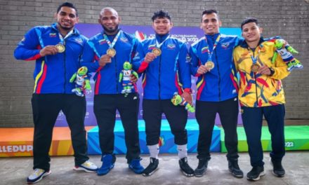 Venezuela logra cuatro medallas de Oro en lucha libre masculina
